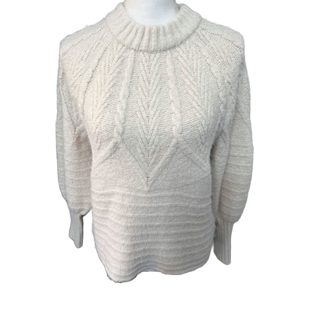 Universal Thread Women's Cream Ivory Chunky Knit Pull Over Sweater Size M